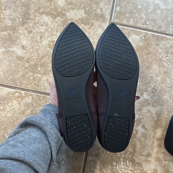 Wine Burgundy Rothy’s “the point” toe flats size 8 - Picture 2 of 3
